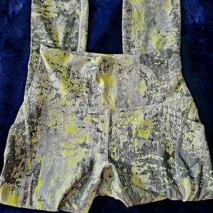 Lululemon 23" Wunder Train Leggings with Pockets